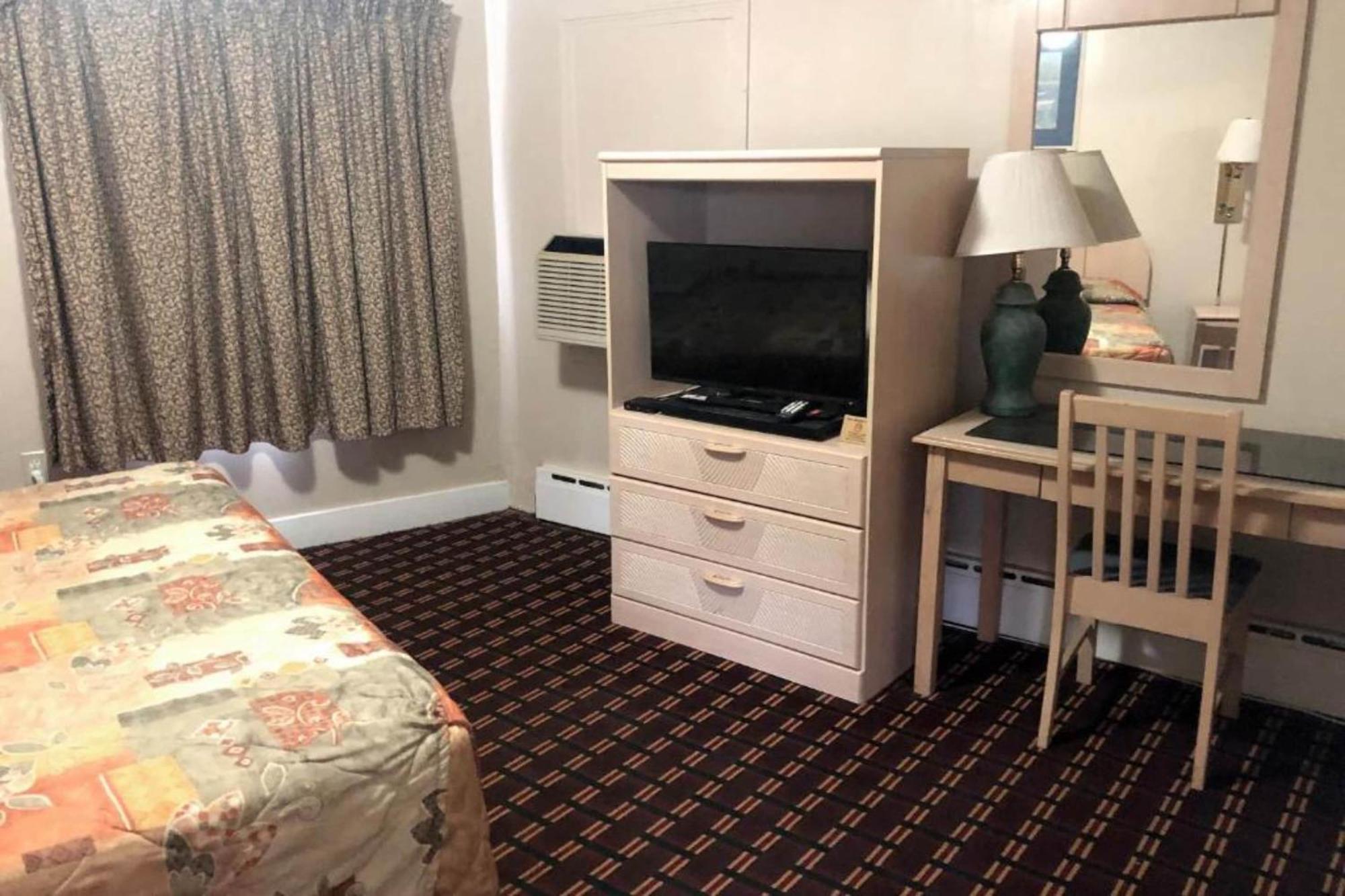 Oyo Starlite 3* Seneca Falls